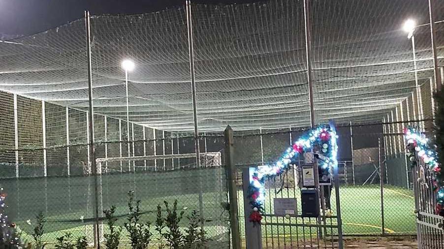 Illuminazione a led al campo da calcetto del centro di Valtriano