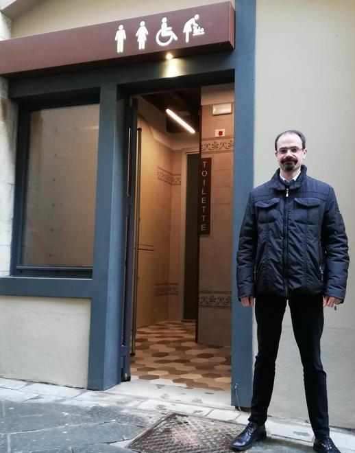 Ristrutturato e riaperto il bagno pubblico in via dei Manassei