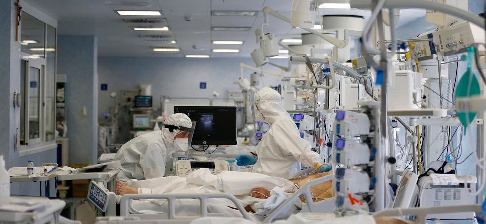 Ospedali, in Toscana stop alle visite per arginare i contagi 