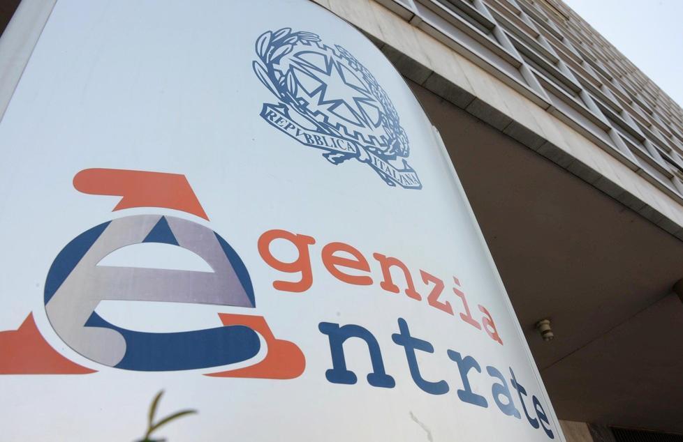 Una sede dell'agenzia delle entrate (foto d'archivio)