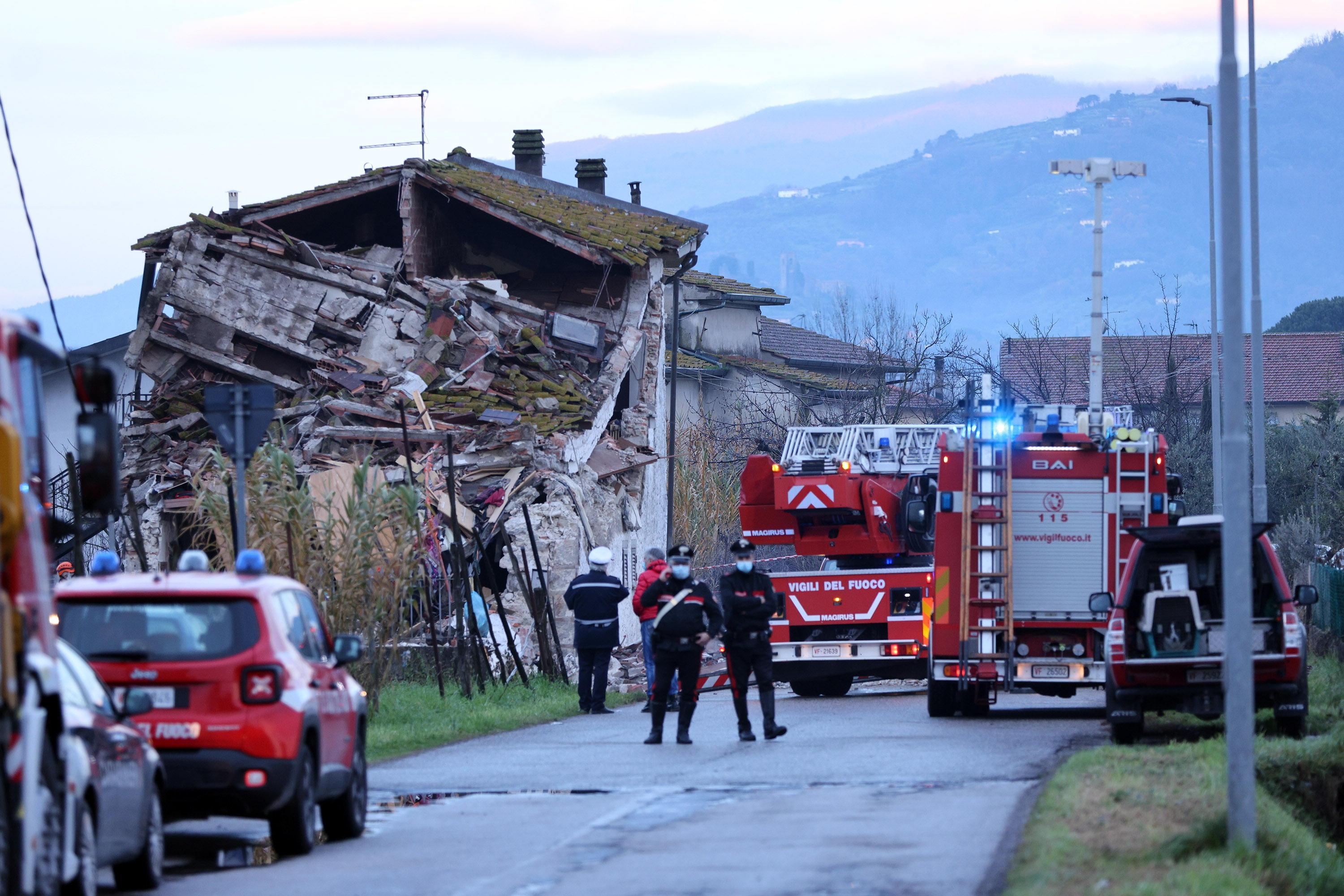 La palazzina crollata (foto Nucci)