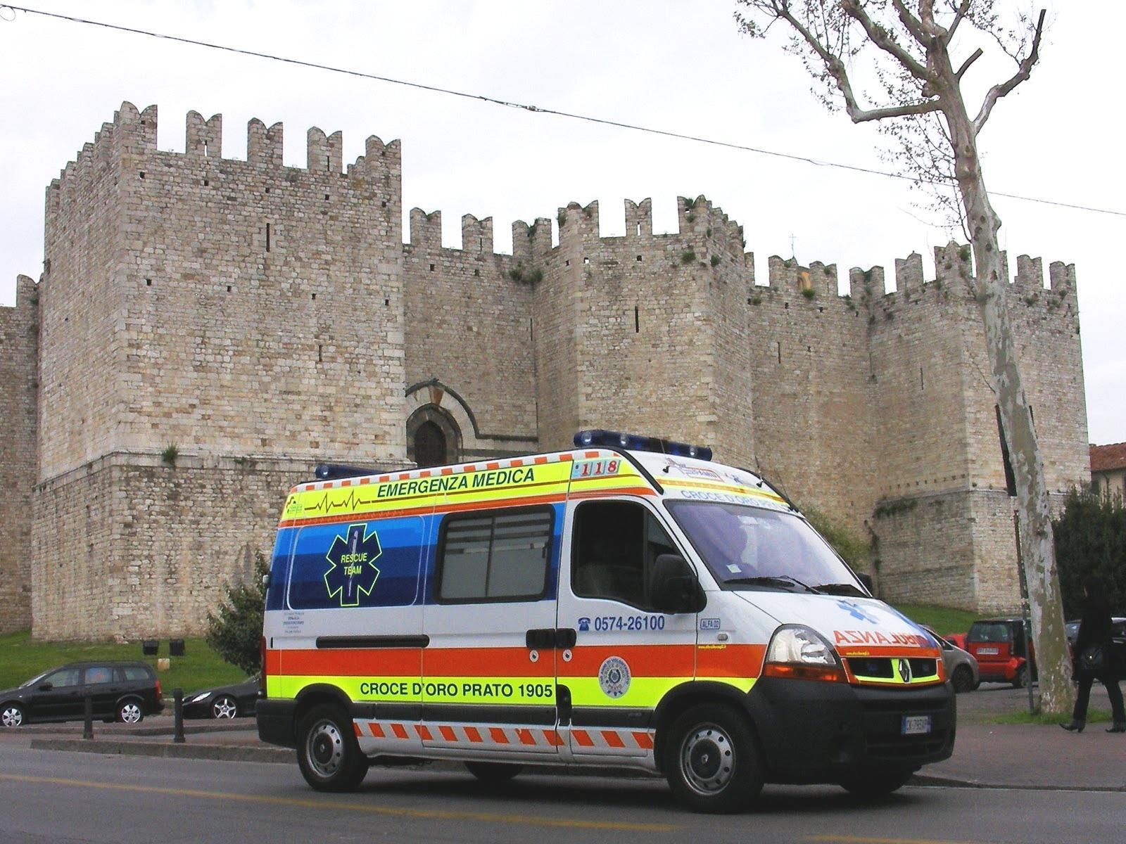Un'ambulanza della Croce d'Oro di Prato