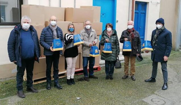 Pandori e panettoni donati ai detenuti del carcere Don Bosco