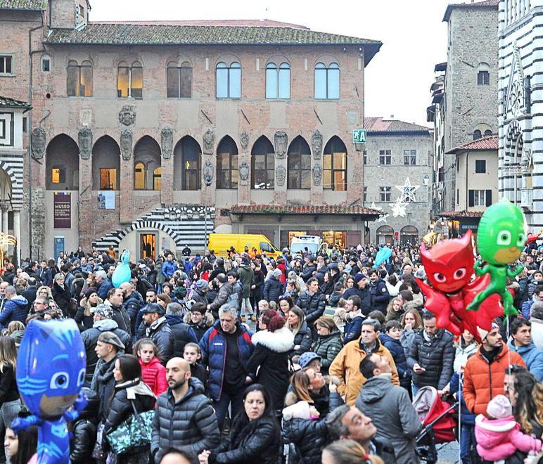 Il Covid cancella la Befana: stop pure agli eventi diffusi 