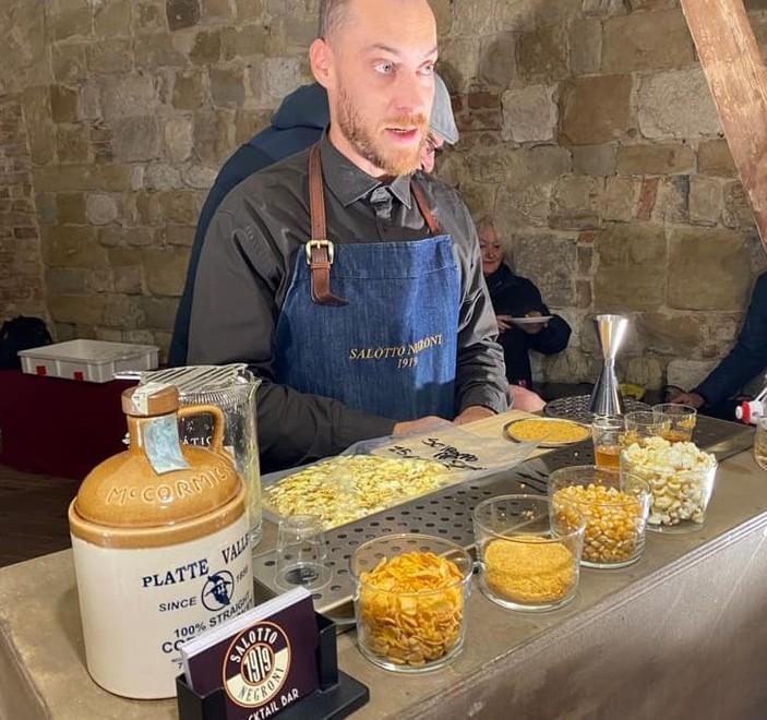 Bar del cinema contro il divieto di bibite e popcorn in sala