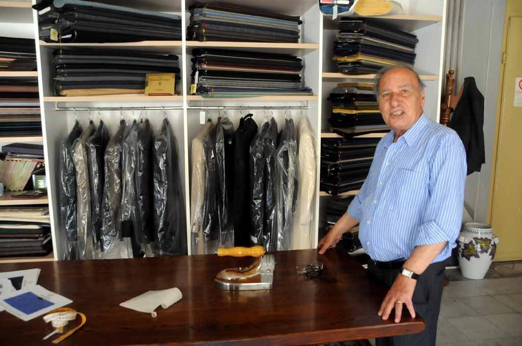 Stefano Gazzillo, 84 anni, nel suo atelier