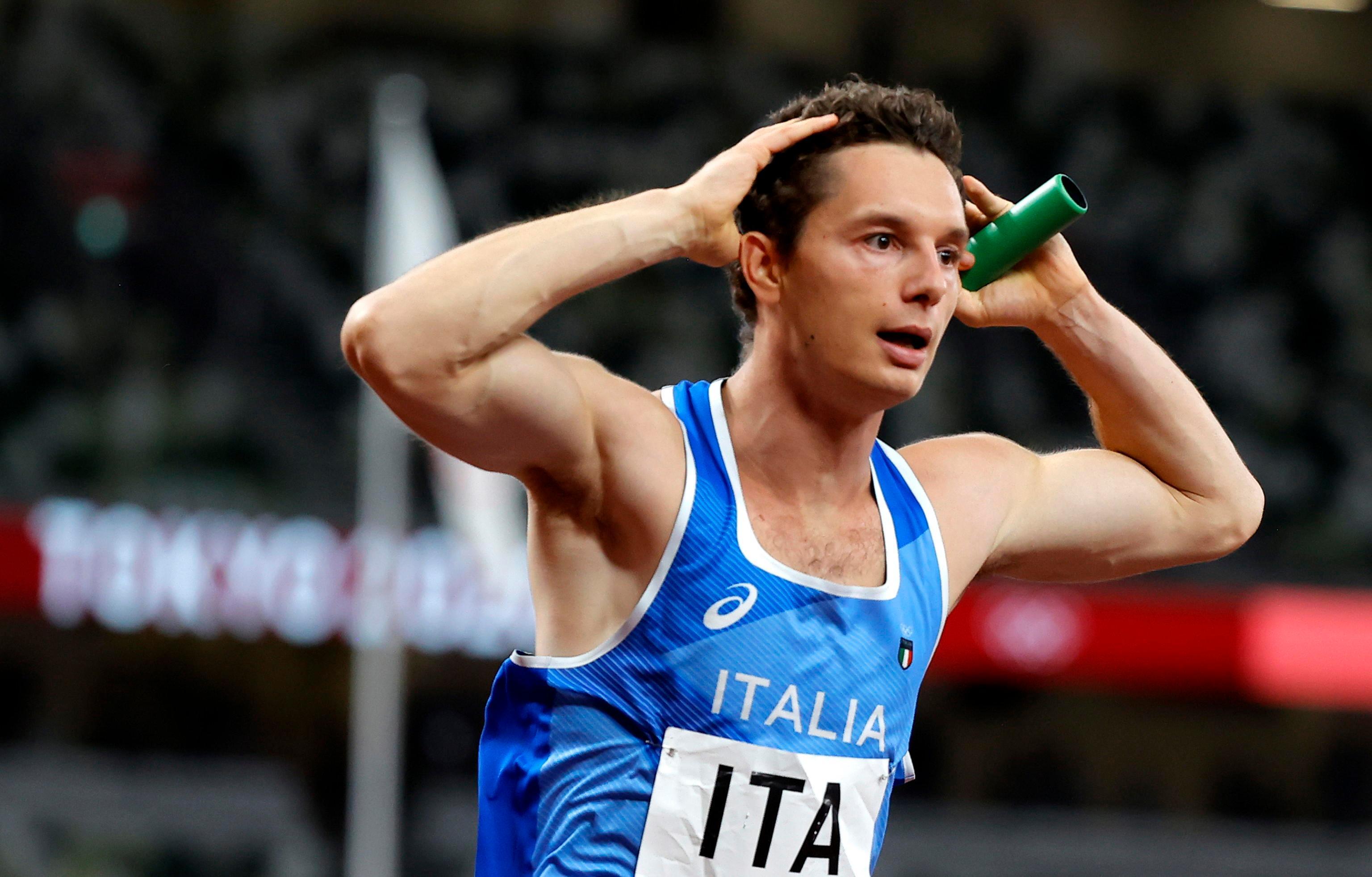 Filippo Tortu incredulo dopo il successo a Tokyo nella 4x100