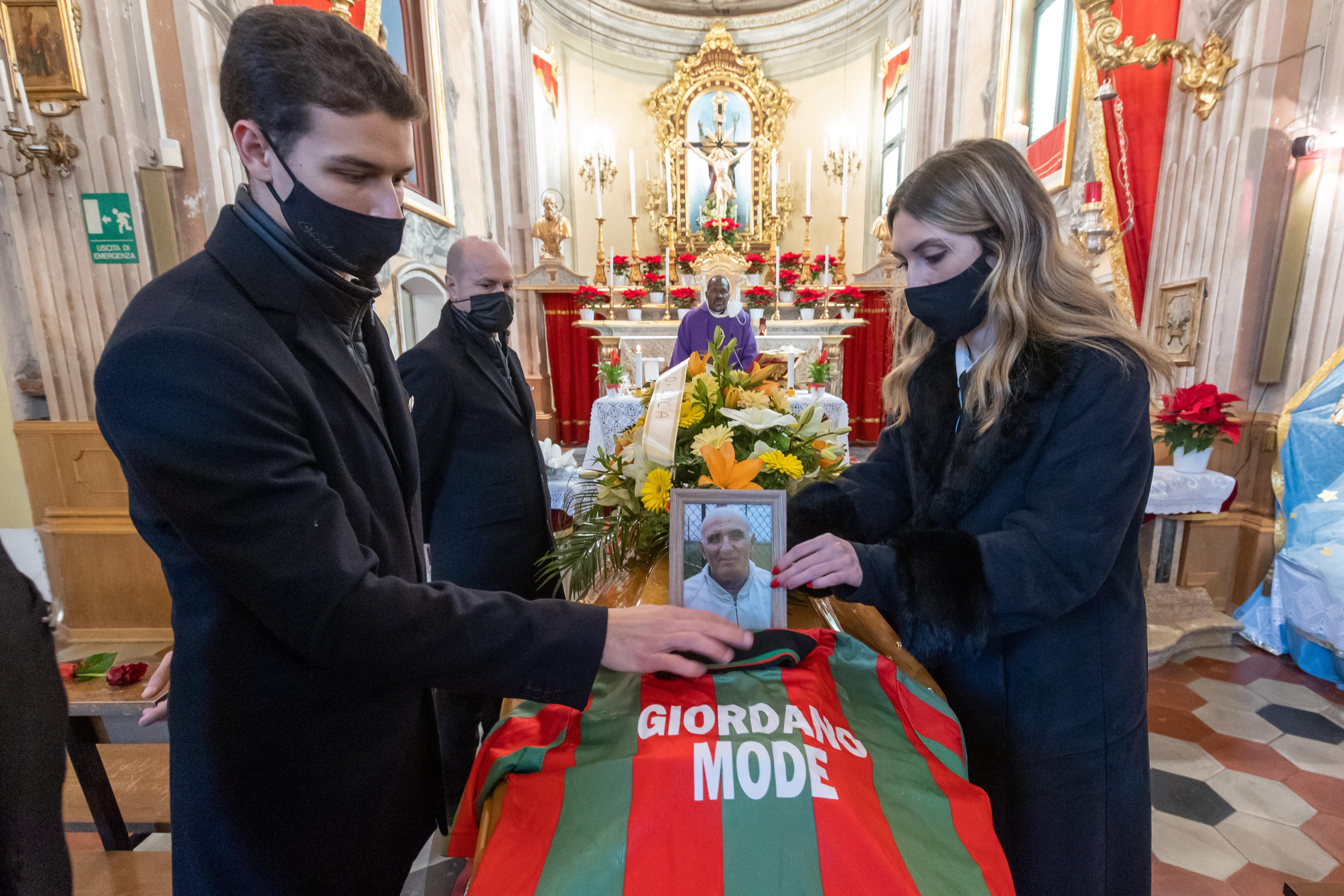 A Villanova l'addio a "Tiglio" Veronesi
