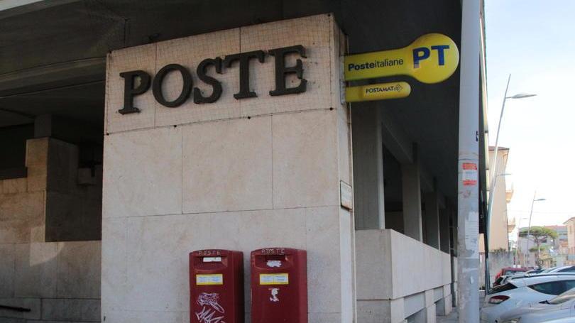 «Alle Poste dipendenti positivi al Covid». Chiusi per tre pomeriggi due uffici in Versilia