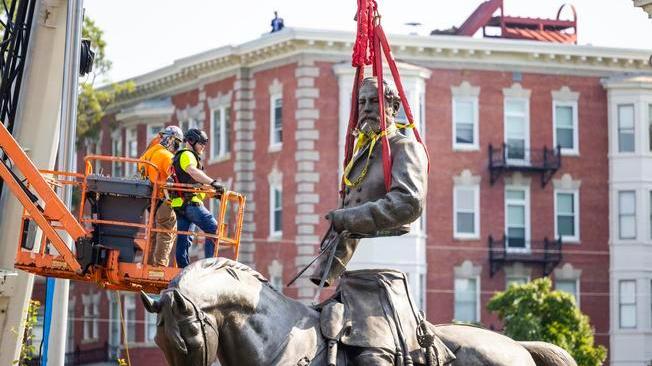 Usa: statue confederati in Virginia al Black History Museum