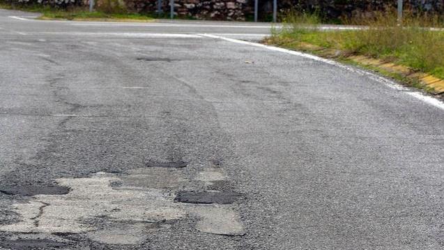 Asfalto sbriciolato Si mettono le toppe