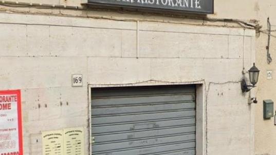 Rapinatori puntano il coltello contro i titolari della pizzeria