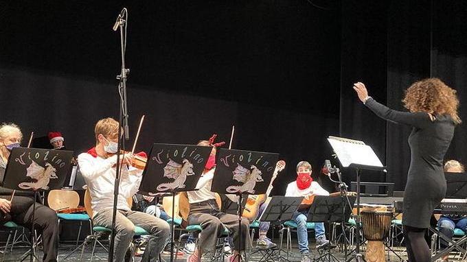 Le medie Galilei in concerto sul palco del “De Filippo”