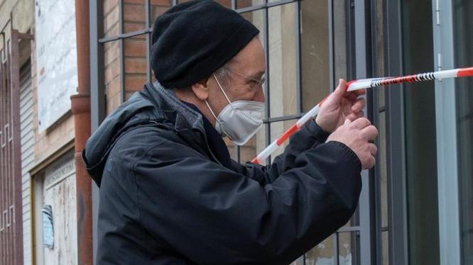 Pistola puntata alla testa del direttore Colpo alle Poste: spariti 80mila euro