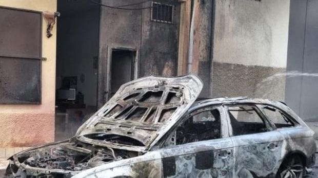 Incendiata la macchina del figlio di un killer in forza ai Grande Aracri