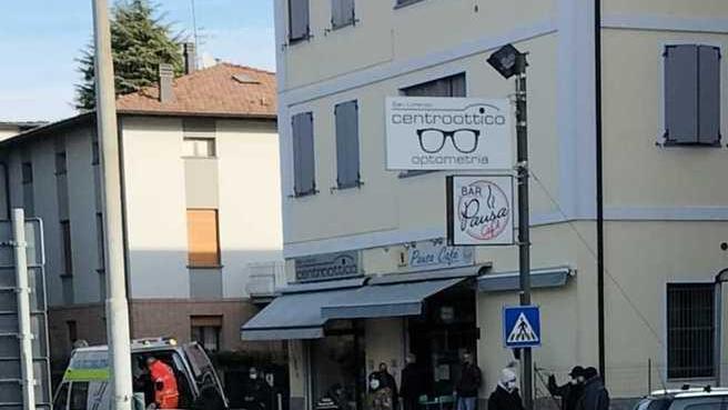Auto contro scooter: 2 feriti