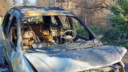 Incendio auto all’ex Fazenda