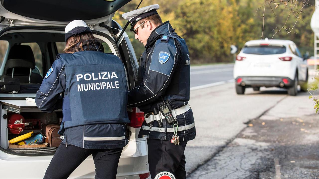 Vignola. Ruba soldi in chiesa, inseguito e arrestato dalla polizia locale