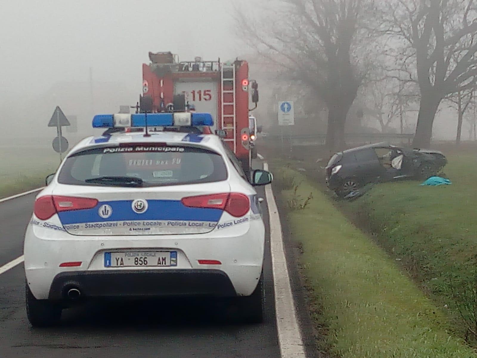 Carpi. Sbanda in auto e centra un ponticello Muore sulla provinciale a San Marino 