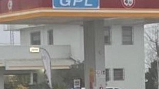 Distributore di gpl ancora fermo a Passo Pomposa, sopralluogo dei vigili