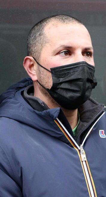 Il vicino: «Ho visto il fumo e mi sono fiondato in strada» 