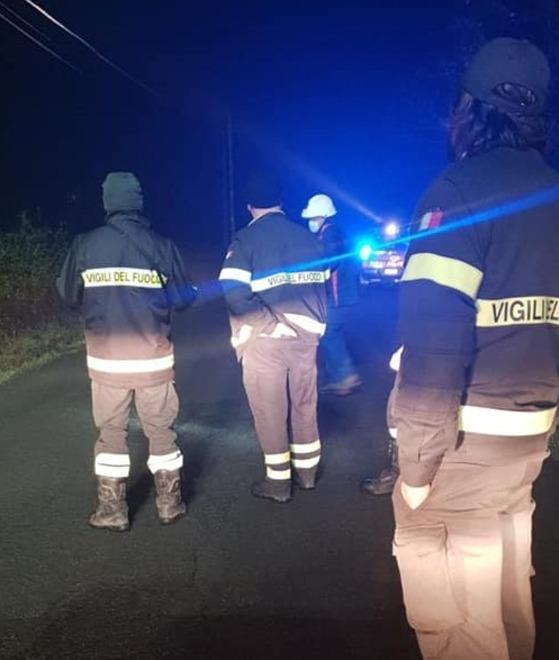 Esplode palo della luce Elettricità off-limits