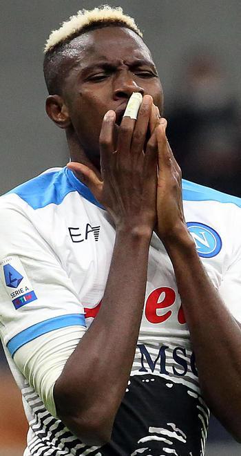 Osimhen infortunato e infettato Tra i nuovi casi si salvano le big