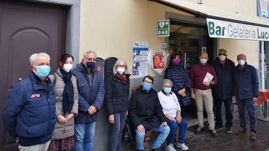 Installato un defibrillatore in viale Puccini a Sant’Anna