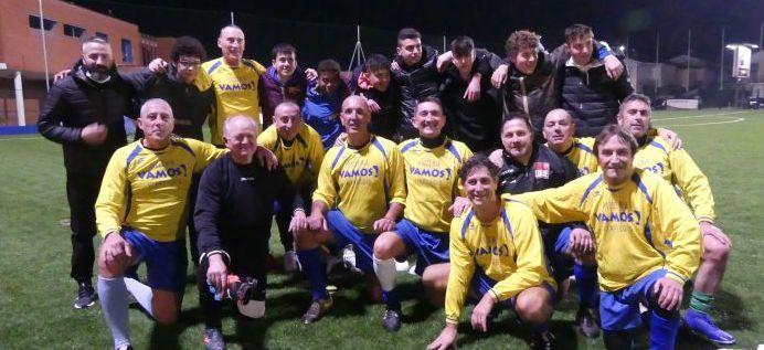 A Viareggio la partita della solidarietà: vecchie glorie in campo per aiutare la piccola Micol