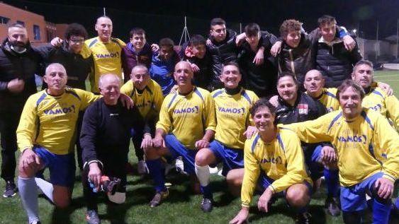 A Viareggio la partita della solidarietà: vecchie glorie in campo per aiutare la piccola Micol