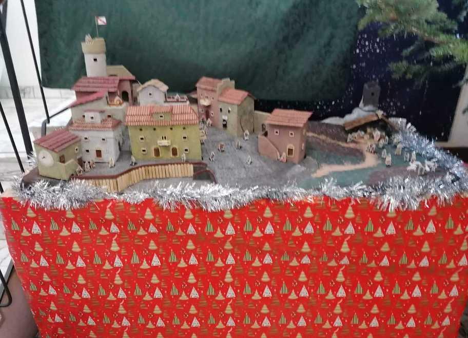 Il paese in miniatura nel presepe di Santinelli 