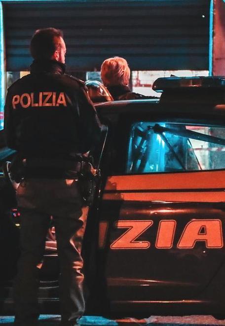 Ladri scalano la grondaia e portano via i gioielli