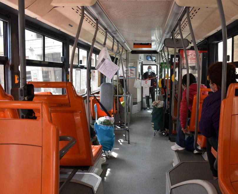 L’autista offesa da un gruppo di ragazzi «Aveva chiesto di mettere la mascherina» 