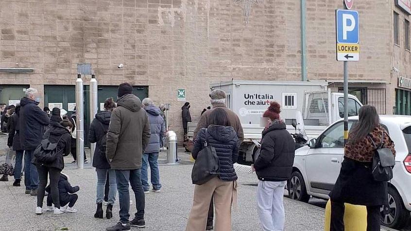 Una caccia al tesoro per le Ffp2 Le farmacie chiedono rifornimenti