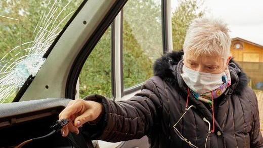 Il Comune compra il van all’associazione disabili dopo il raid dei vandali