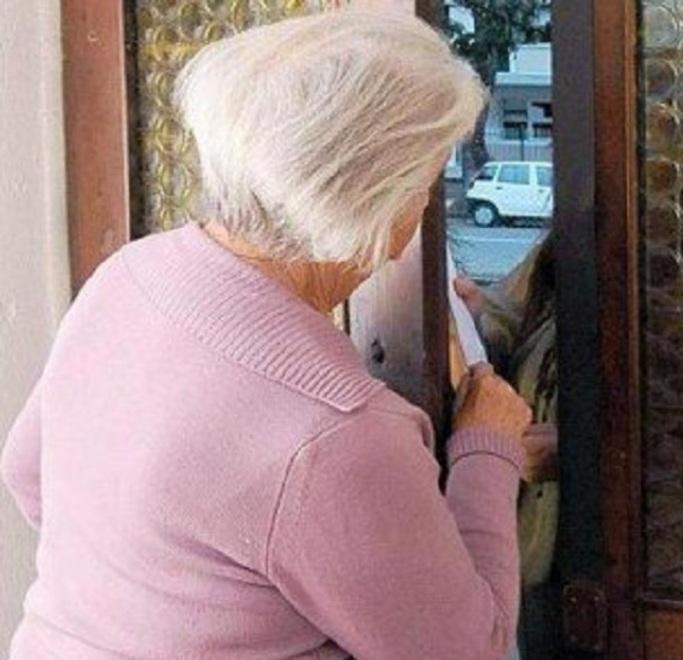 Coppia d’anziani raggirata Falsi brigadieri rubano l’oro