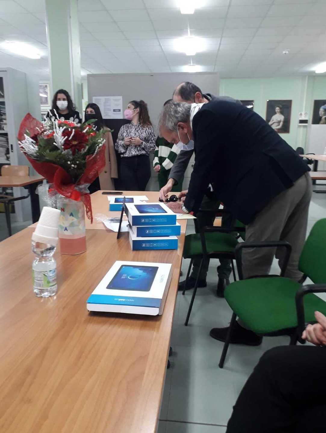 Cinque tablet per la didattica digitale 