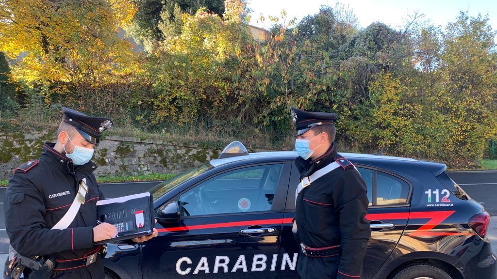 Il dramma di Pitigliano: picchiata in casa dal compagno. La salvano i carabinieri