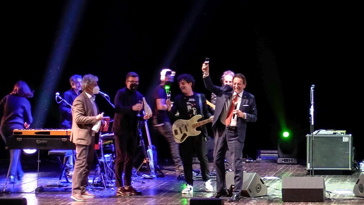 Modena. Un Capodanno magico «In teatro insieme tra gioia e commozione»