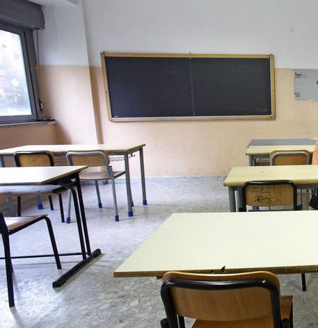 Scuole, "Tre giorni di screening agli studenti e rientro il 10"
