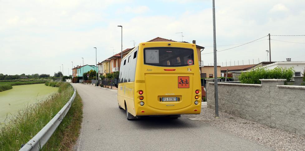Ragazzino picchiato Più sorveglianza sugli scuolabus