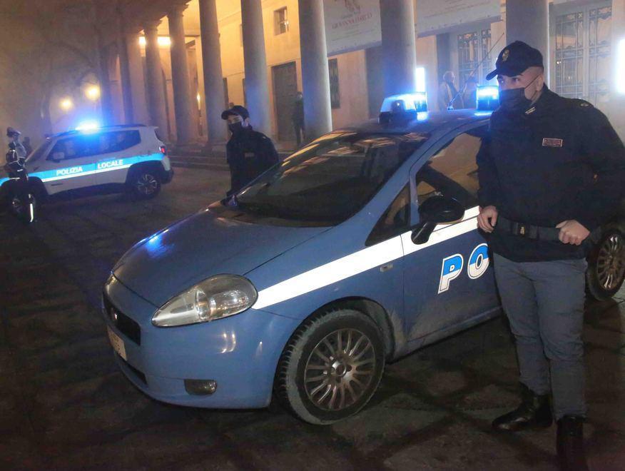 Spara in piazza con la scacciacani e viene denunciato dalla polizia 