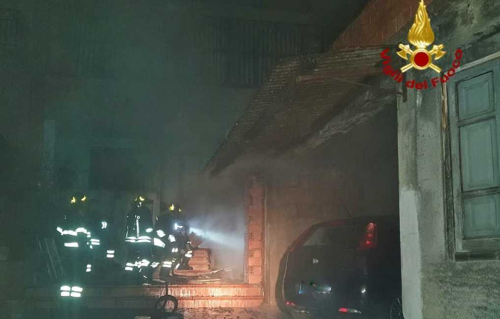 Attimi di paura per un incendio 