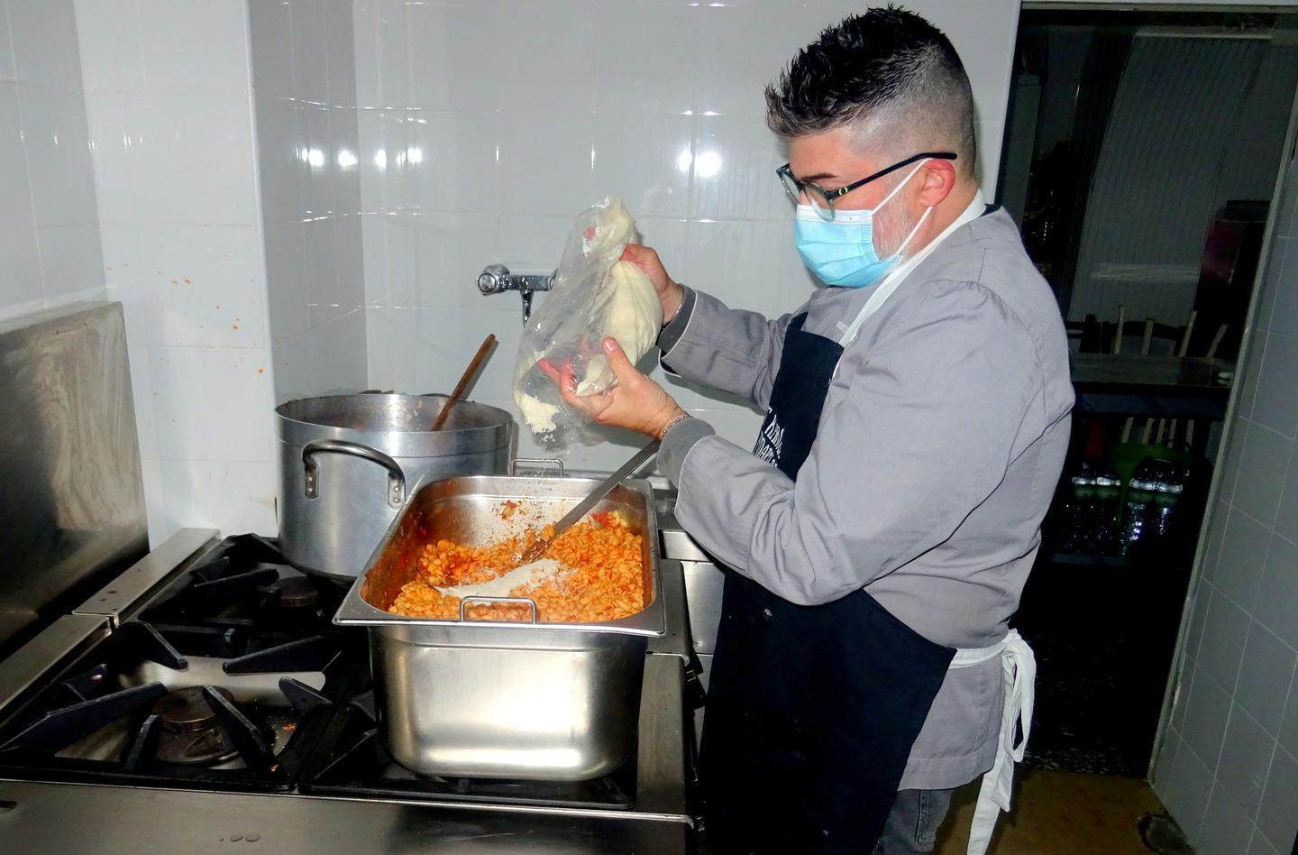 Gnocchetti al ragù e pollo tutti in fila dalle otto 