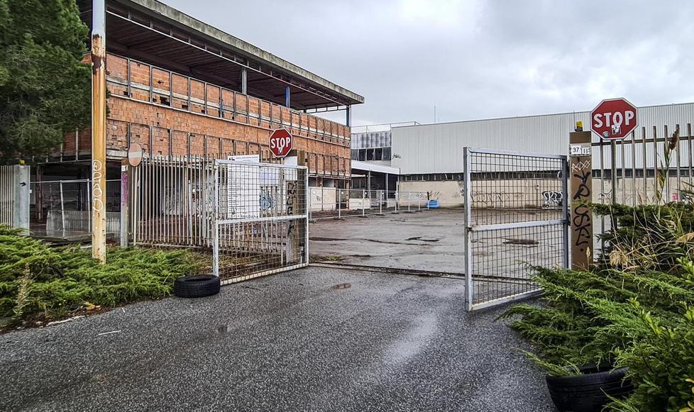 Sos dalle fabbriche di Livorno: il sogno dell’auto dal motore “verde” fa tremare il lavoro 