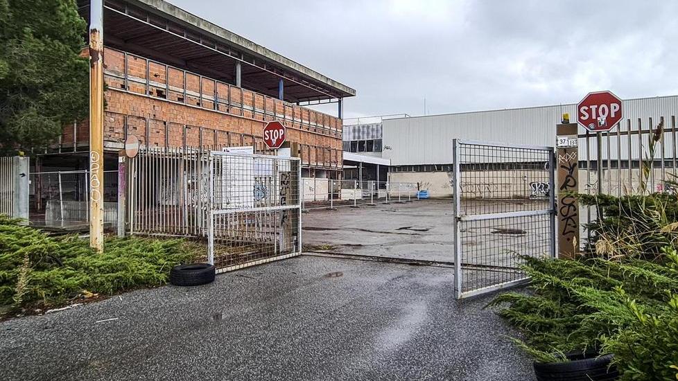 Sos dalle fabbriche di Livorno: il sogno dell’auto dal motore “verde” fa tremare il lavoro
