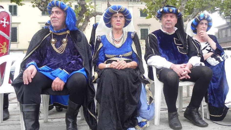 Romboli, secondo da destra, durante una rievocazione storica