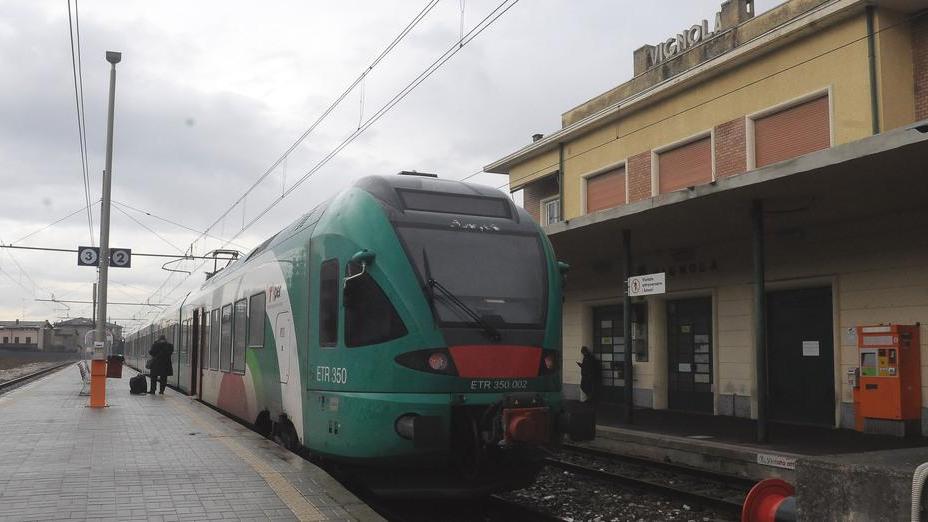 Tratta Vignola-Bologna, i pendolari: «Treni guasti e tante cancellazioni». E la Regione ora li convoca