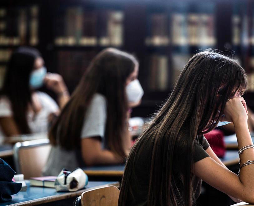 Rientro a scuola, l'allarme dei presidi modenesi: «Troppi positivi, ripartenza a rischio»