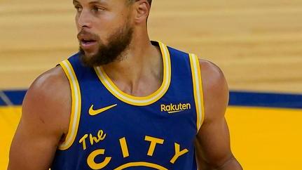Curry batte se stesso: almeno un canestro da tre in 158 match consecutivi